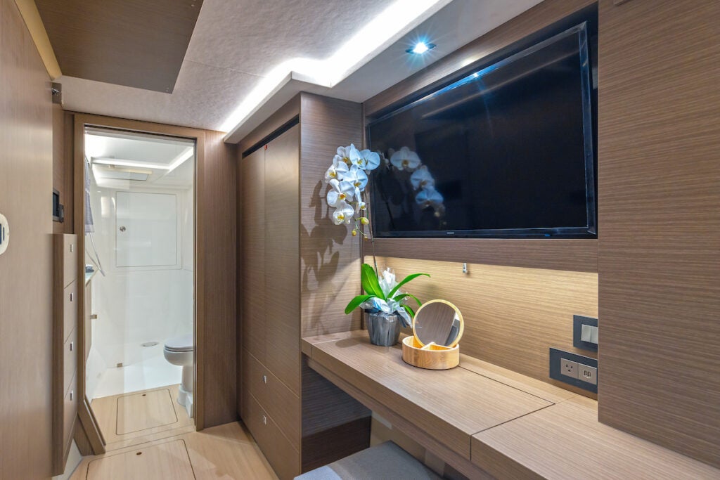 Leopard 40 Powercat Owner Suite
