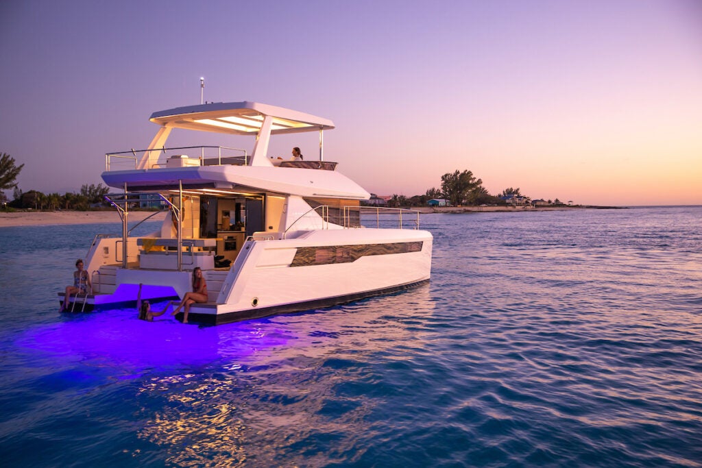 Leopard 40 Powercat evening