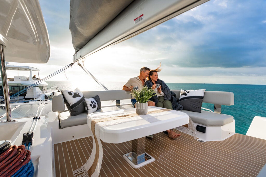 Leopard 46 Lounge