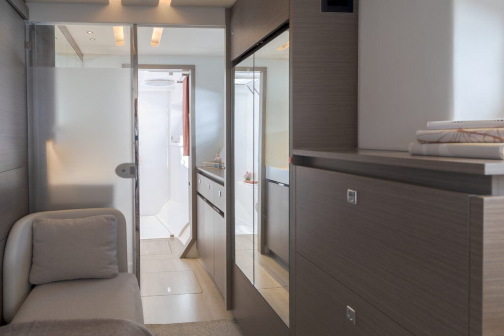 Leopard 53PC Owner Suite