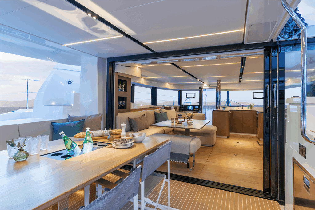Leopard 52 Cockpit & Salon