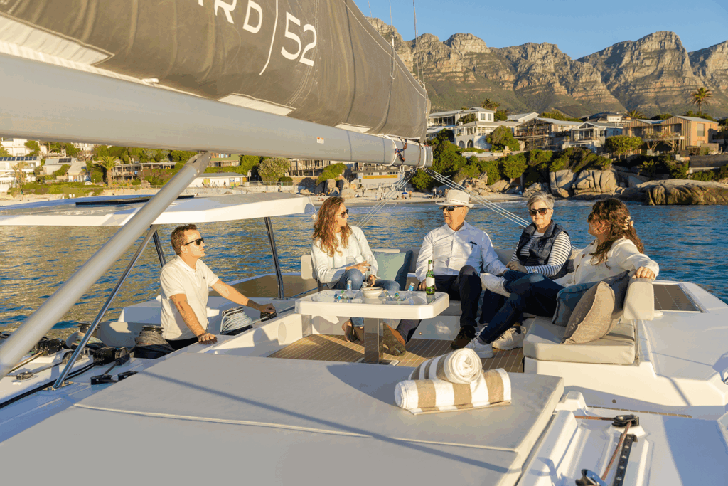 Leopard 52 Lounge