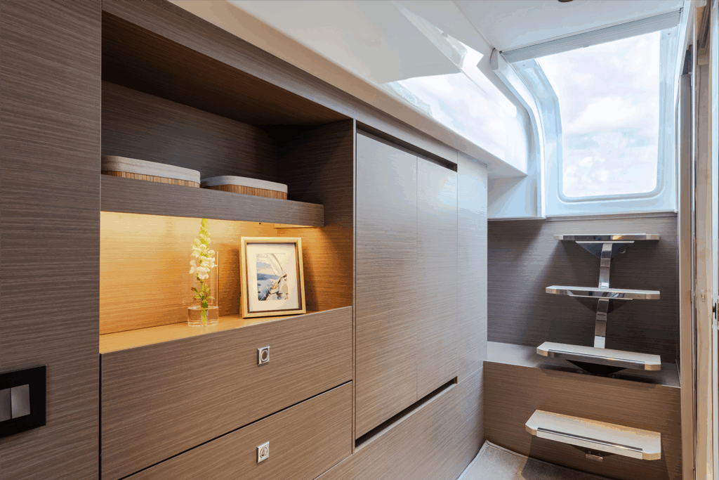 Leopard 52 Aft Guest Cabin