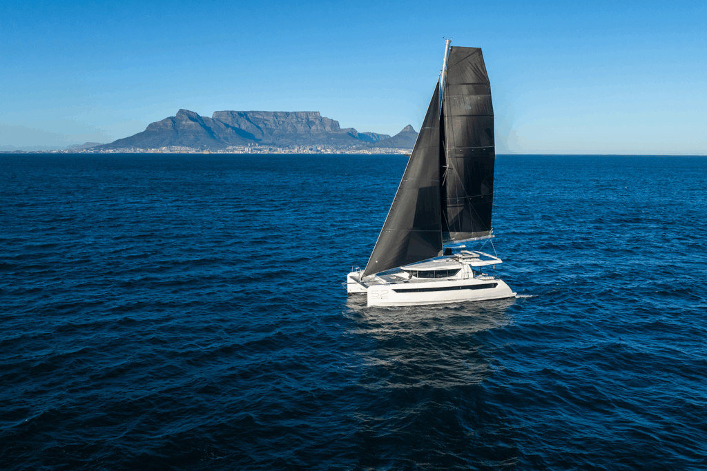 Leopard 52 Sailing